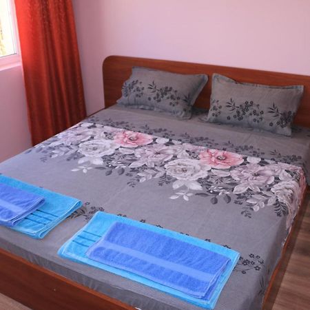 City Stay In Varna Bagian luar foto