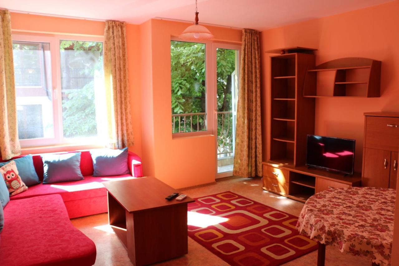 City Stay In Varna Bagian luar foto