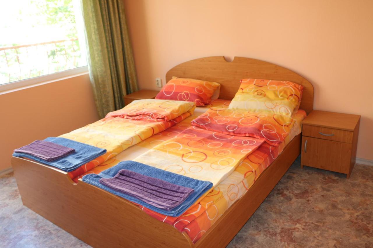 City Stay In Varna Bagian luar foto