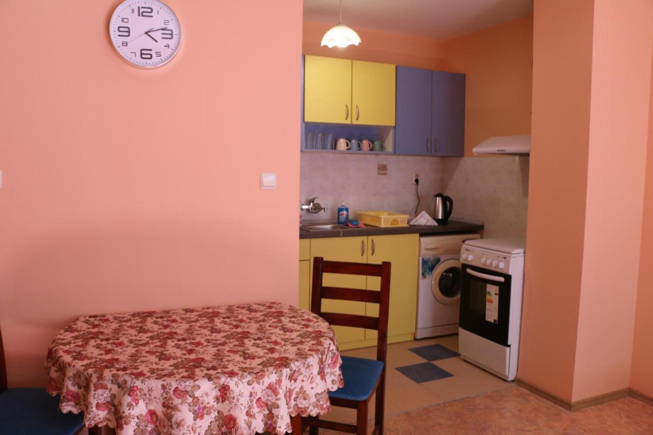 City Stay In Varna Bagian luar foto