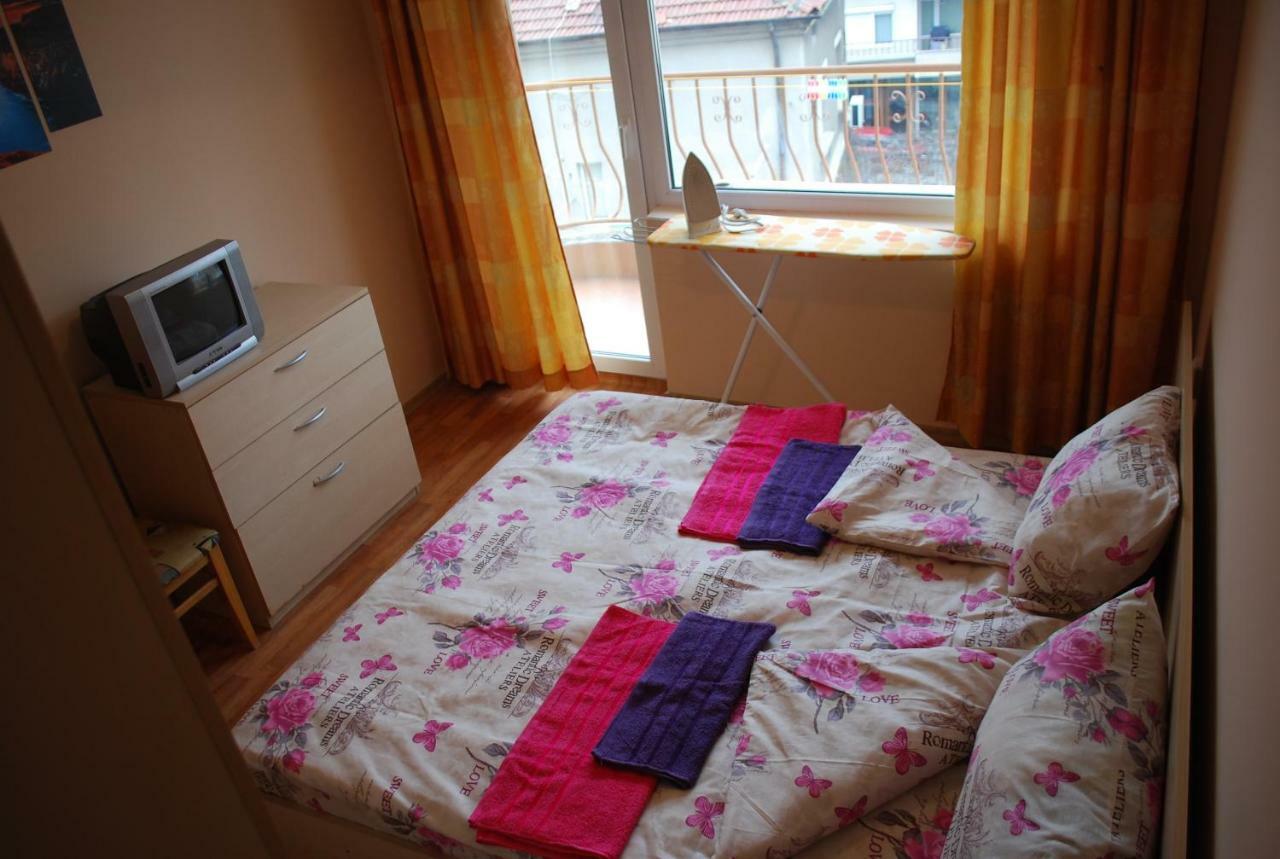 City Stay In Varna Bagian luar foto
