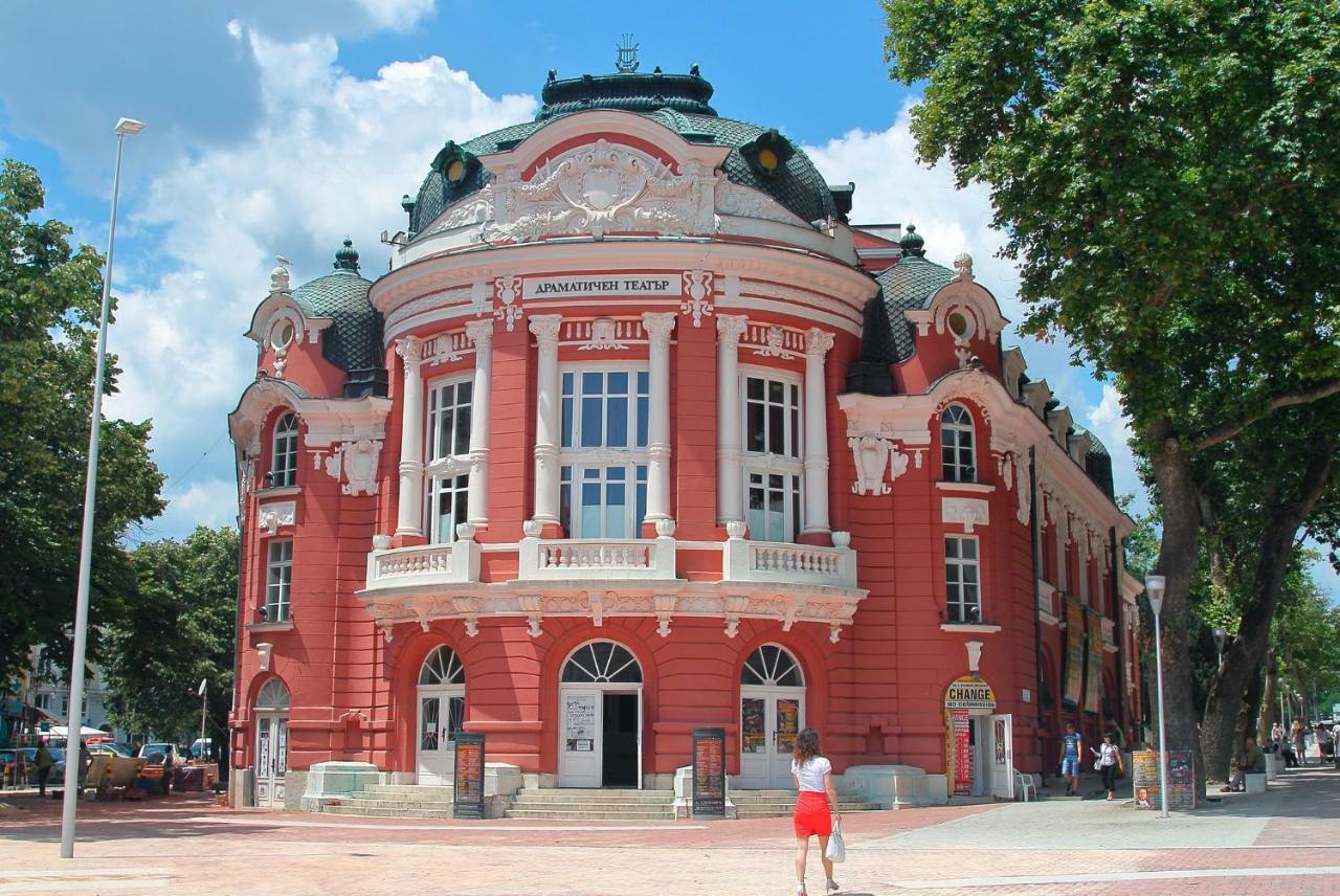City Stay In Varna Bagian luar foto