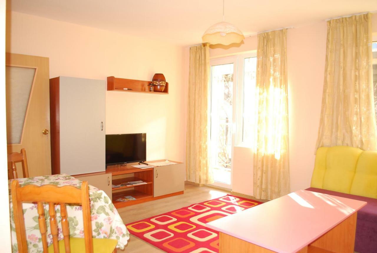 City Stay In Varna Bagian luar foto