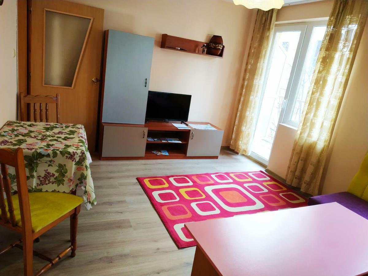 City Stay In Varna Bagian luar foto