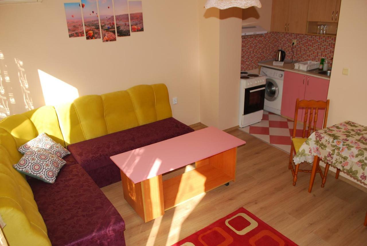 City Stay In Varna Bagian luar foto