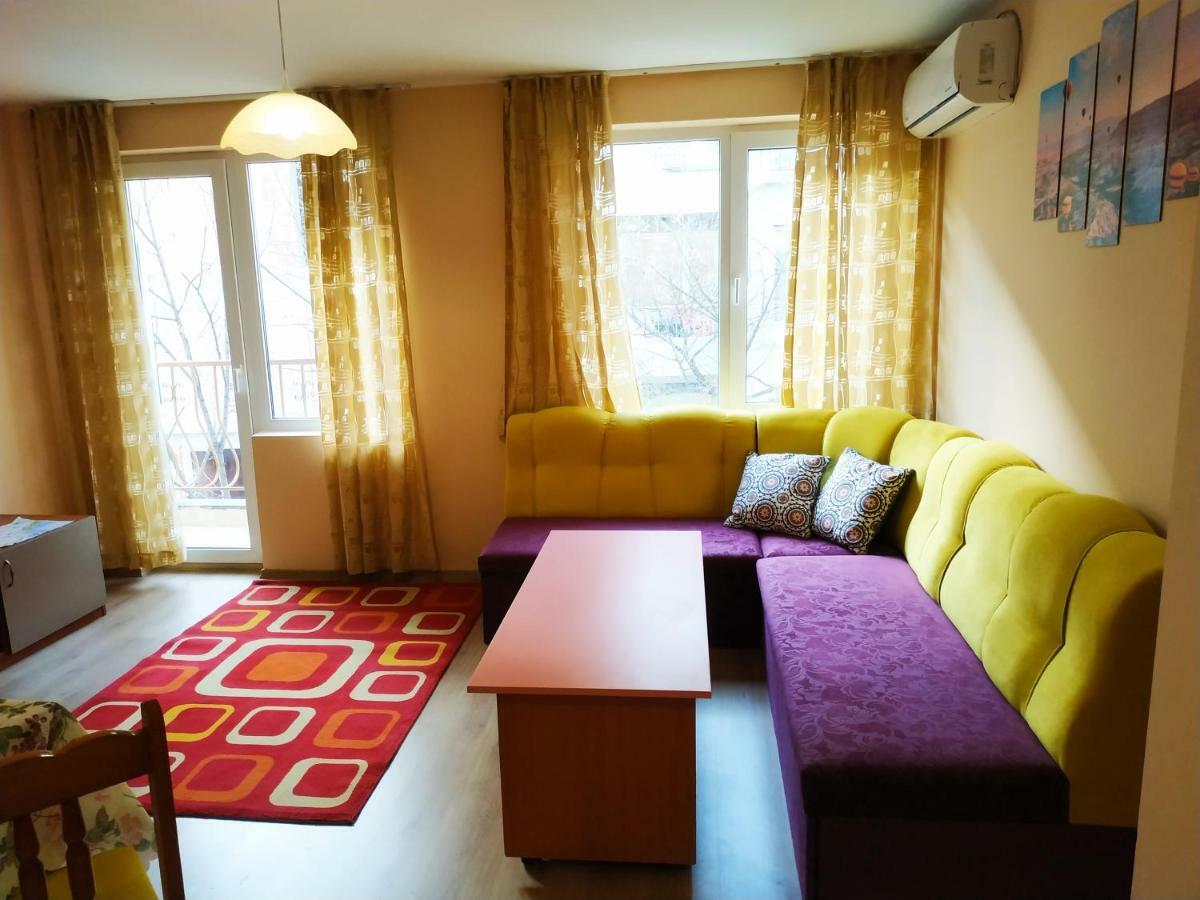 City Stay In Varna Bagian luar foto
