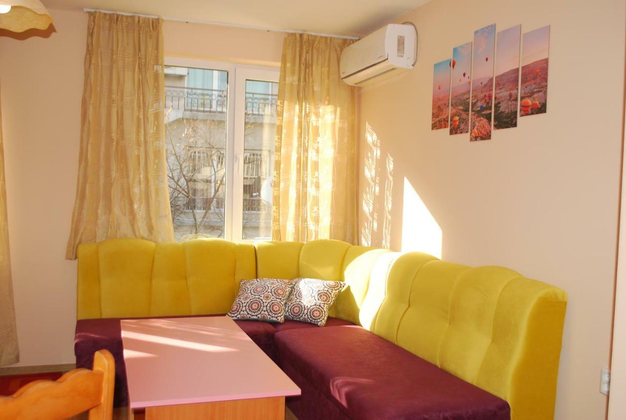 City Stay In Varna Bagian luar foto
