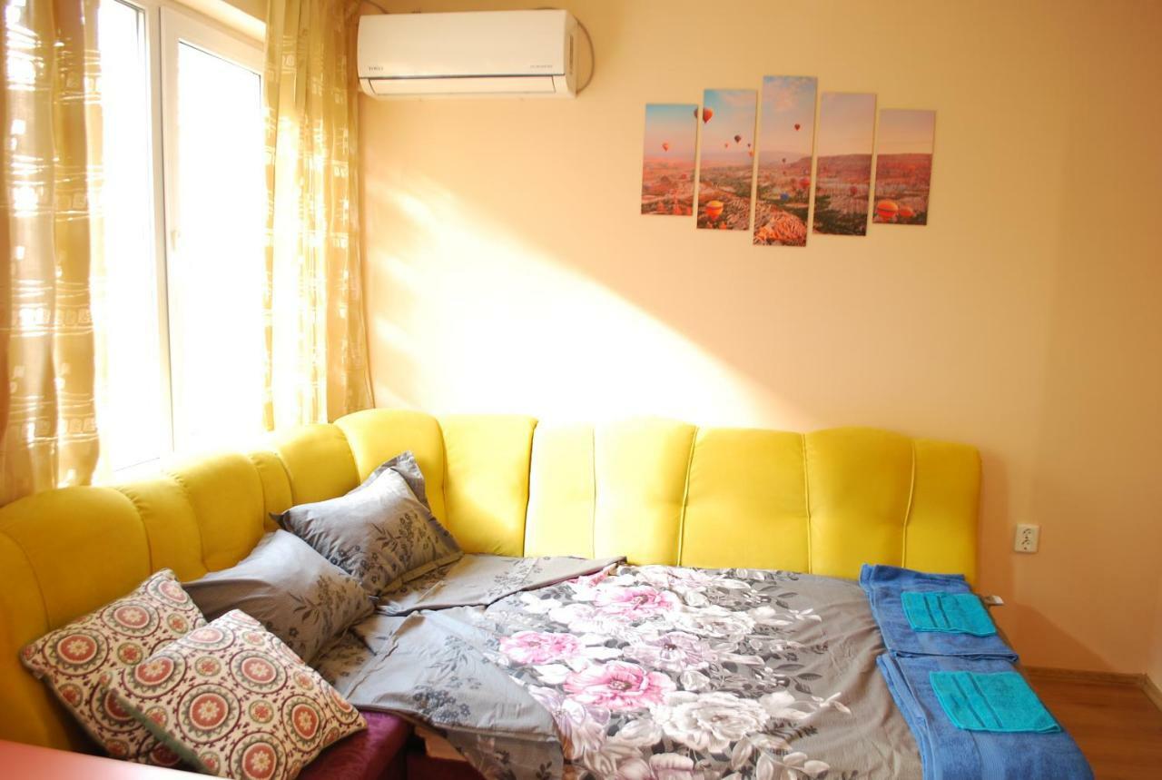 City Stay In Varna Bagian luar foto