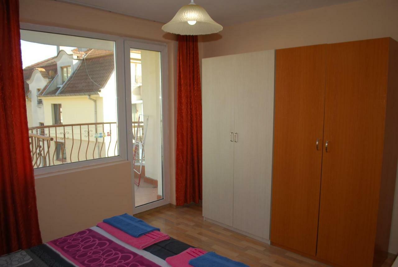 City Stay In Varna Bagian luar foto