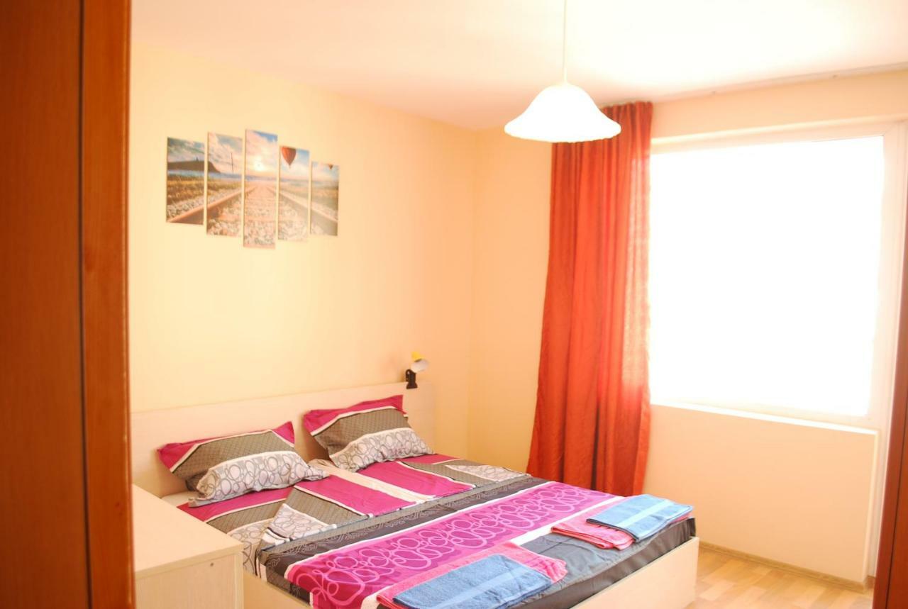 City Stay In Varna Bagian luar foto