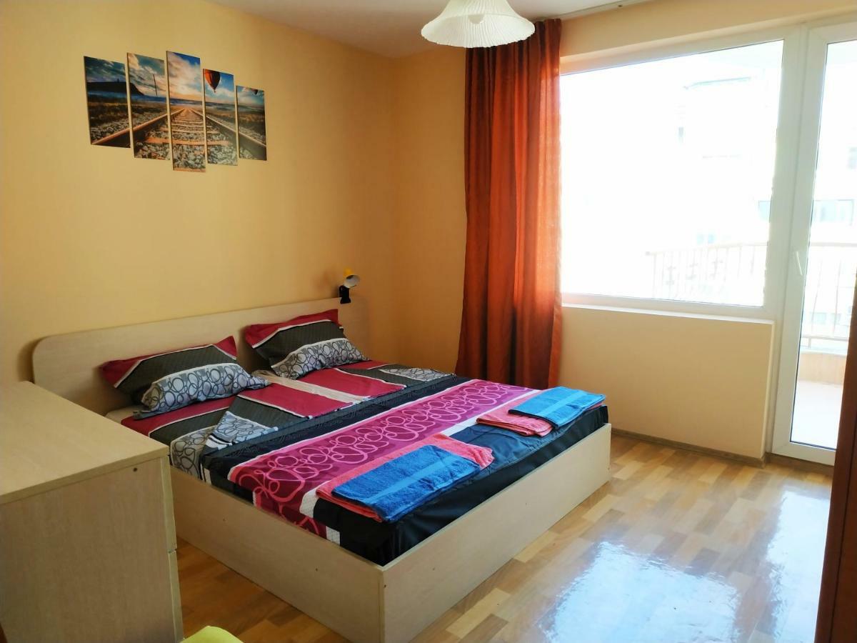 City Stay In Varna Bagian luar foto