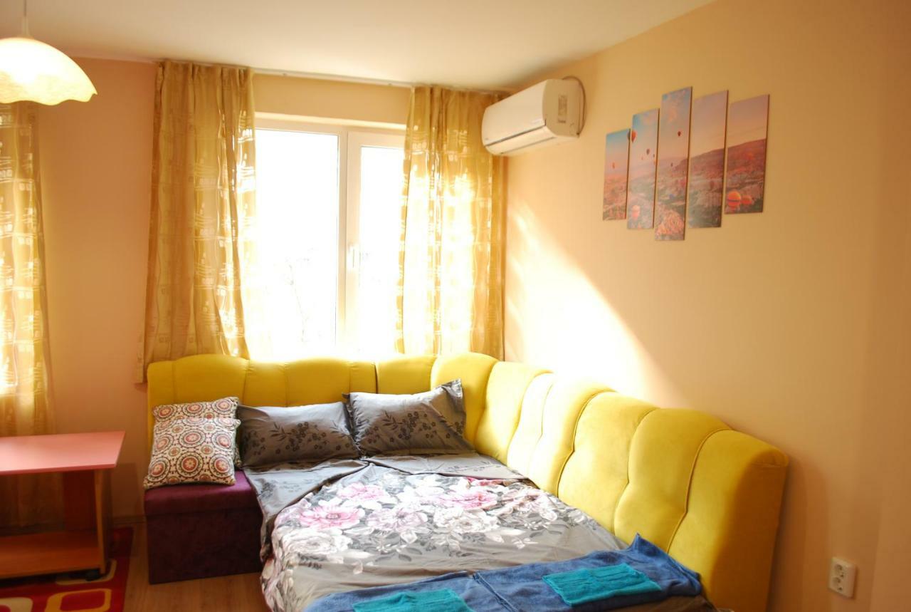 City Stay In Varna Bagian luar foto