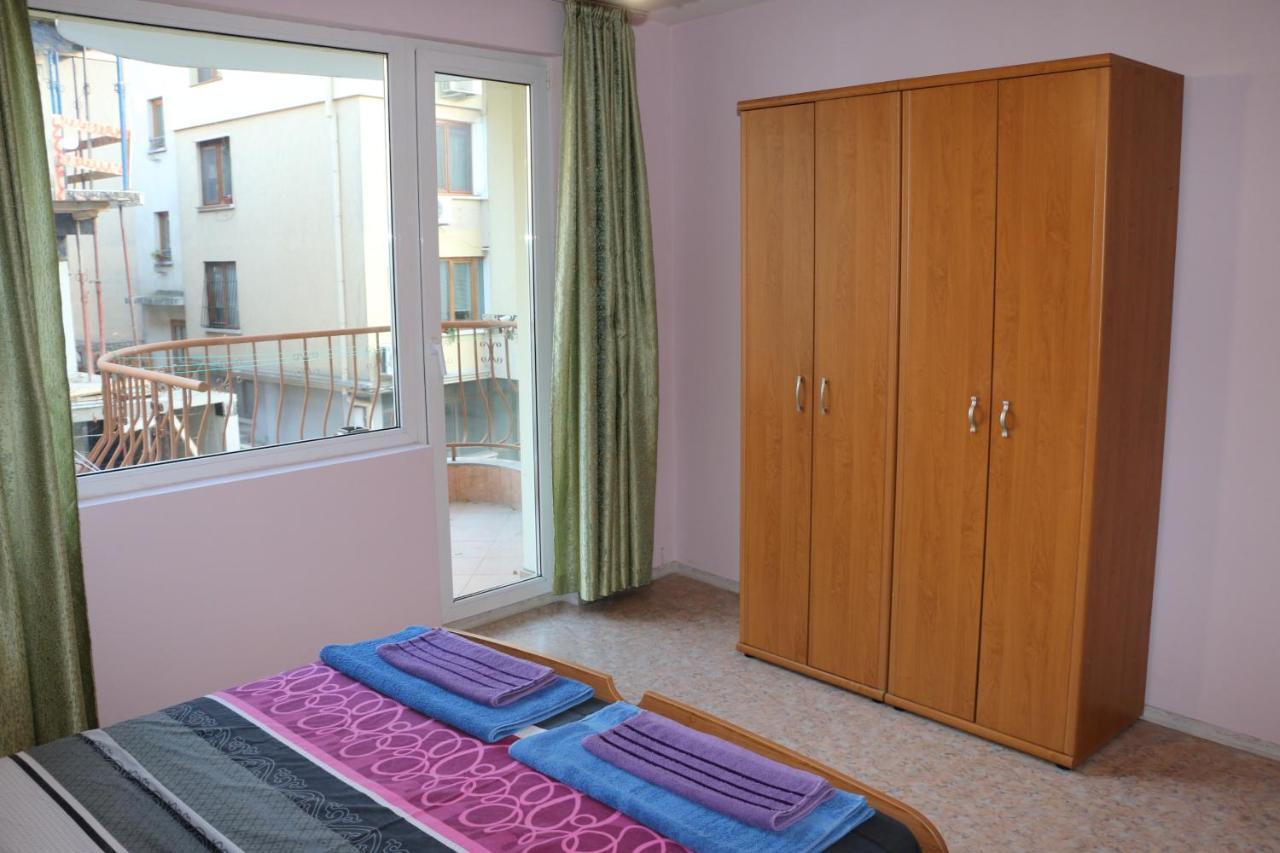City Stay In Varna Bagian luar foto