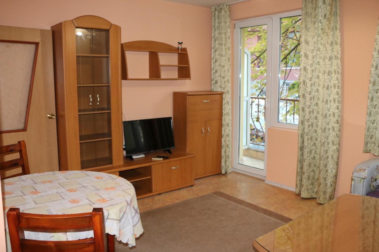 City Stay In Varna Bagian luar foto