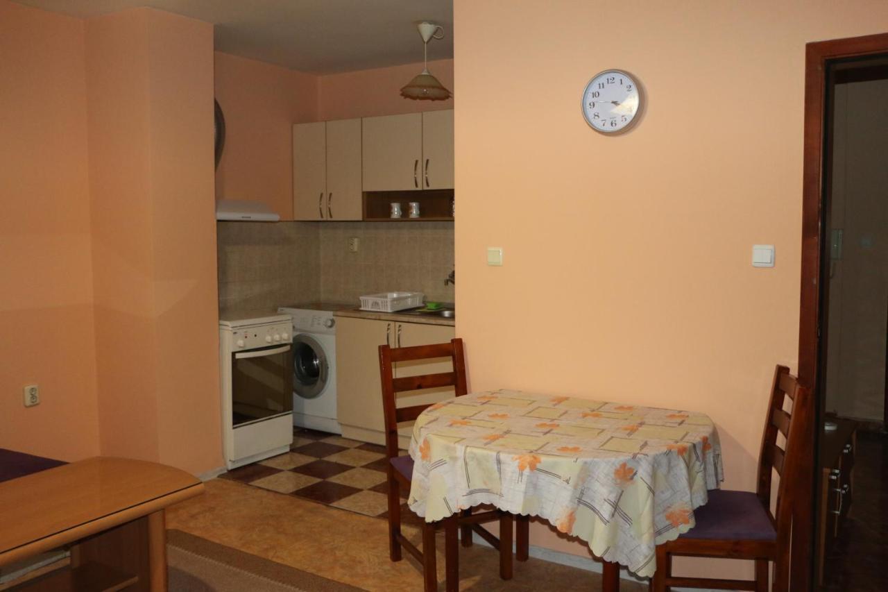 City Stay In Varna Bagian luar foto